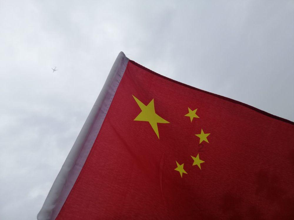 拯救电力塔的泰坦