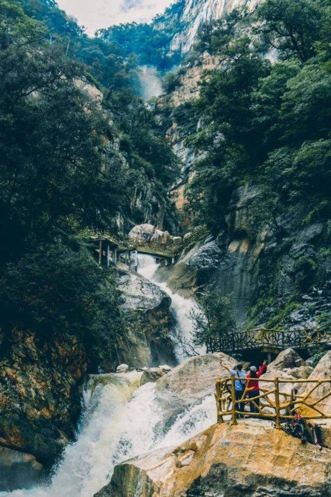 它是河南最大最古老的美食街，流传近千年，如今成为风水宝地！
